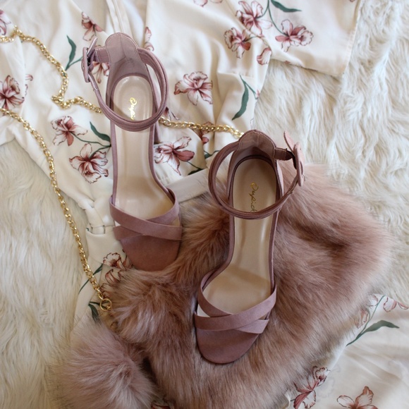 🚨ON SALE//The Lena//Rose vegan suede Sandal - Picture 7 of 8